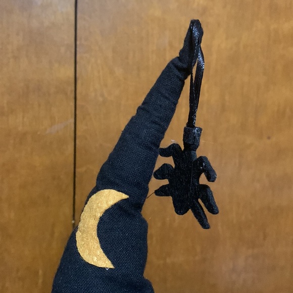 🎃WITCH GNOME WITH BROOM - SUPER CUTE! - Picture 2 of 11